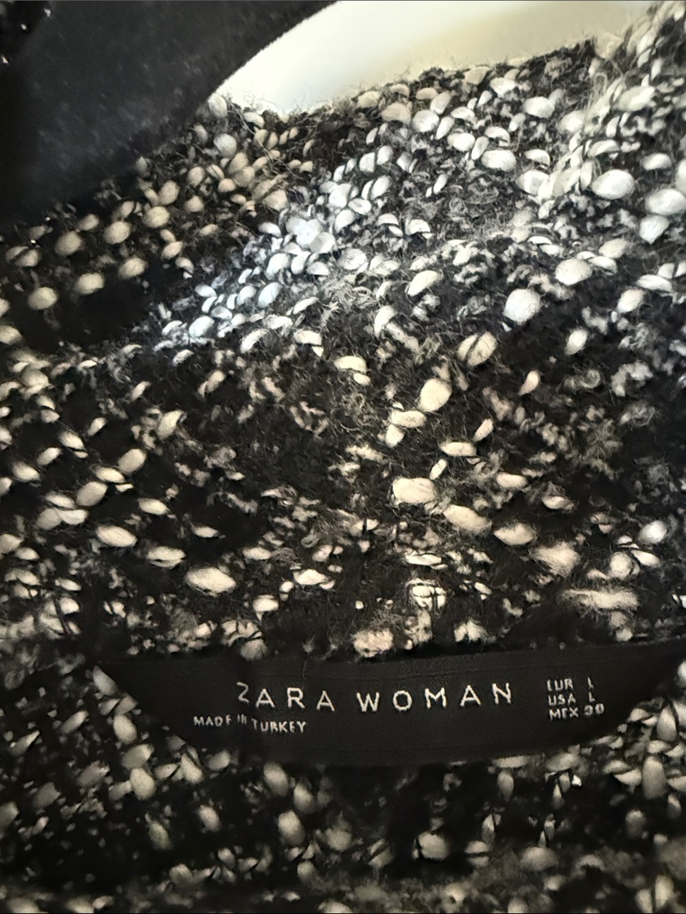Zara Black & White Plaid Fringed Knit Poncho - Picture 3 of 3